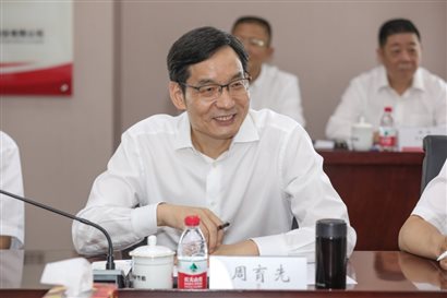 集團黨委書記、董事長周育先指導工作
